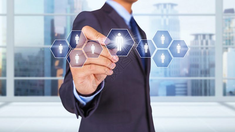 企业培训咨询的费用通常由以下几个部分构成：
